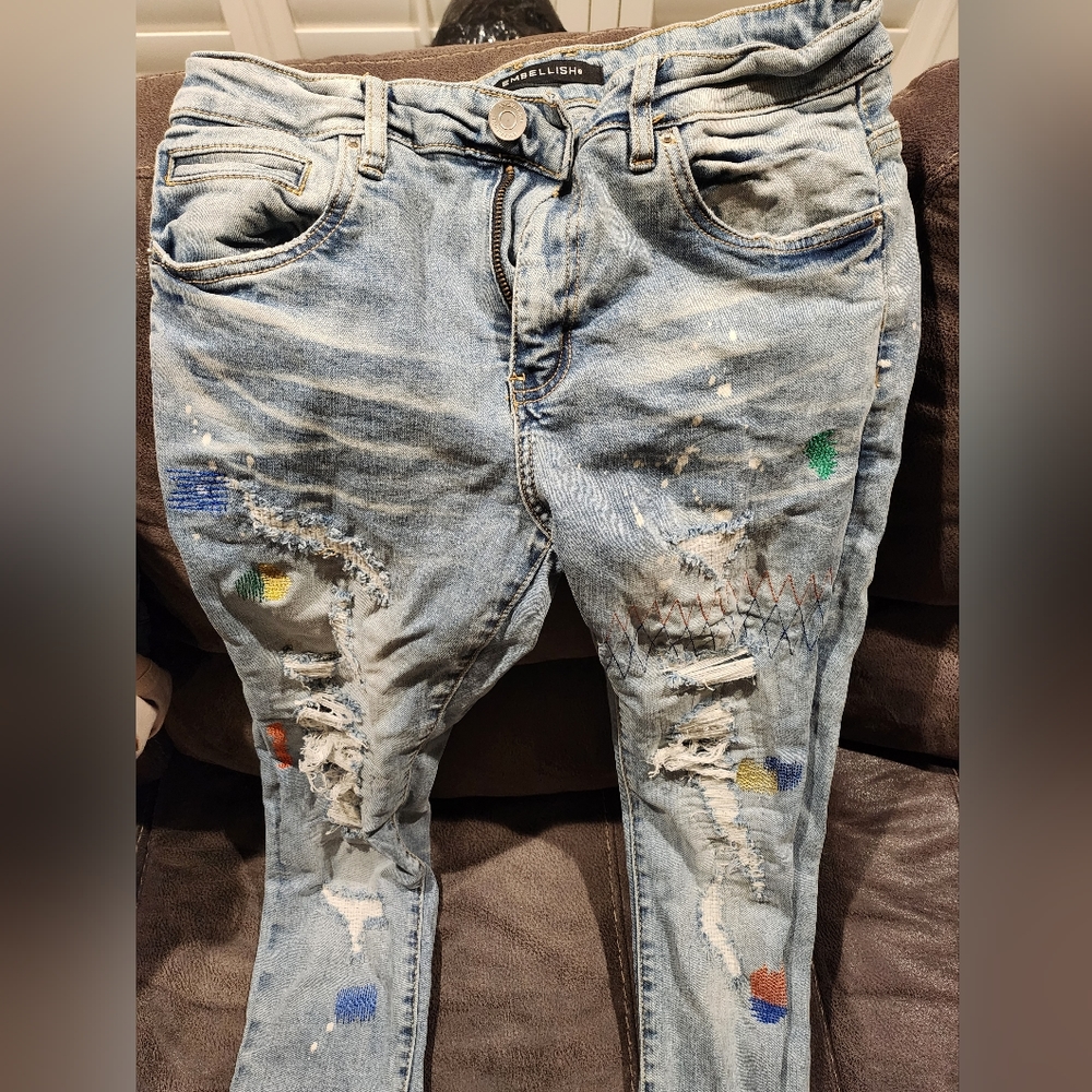SOLD***Womens size 32 embellish jeans. Used in great condition